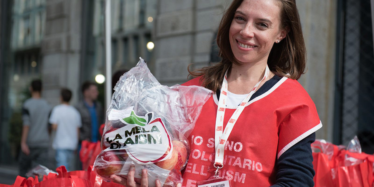 Apo Conerpo sostiene la ricerca con “La Mela di AISM”
